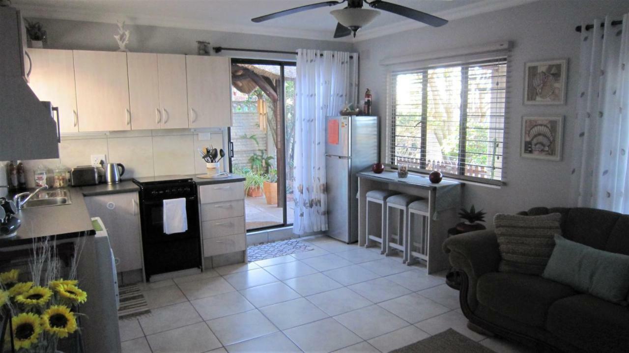 See Rus Self Catering Unit In Westbrook Kzn Private Neat And Cosy Экстерьер фото